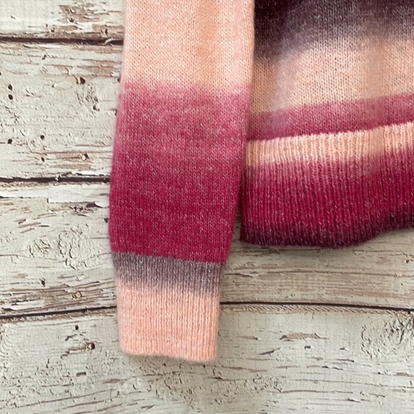 Old Navy Women's Sweater - Picture 5 of 6